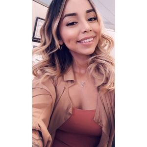 Meet your Posher, Leiloni